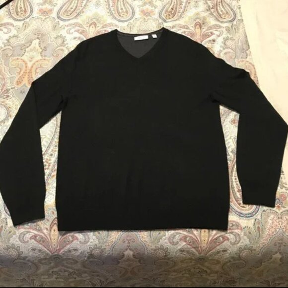 Calvin Klein 100% Merino Wool V-Neck Sweater - Picture 3 of 9